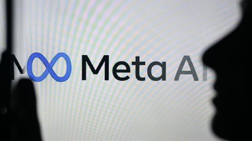 Reuters: Meta începe testarea primului său cip intern pentru instruirea sistemelor AI