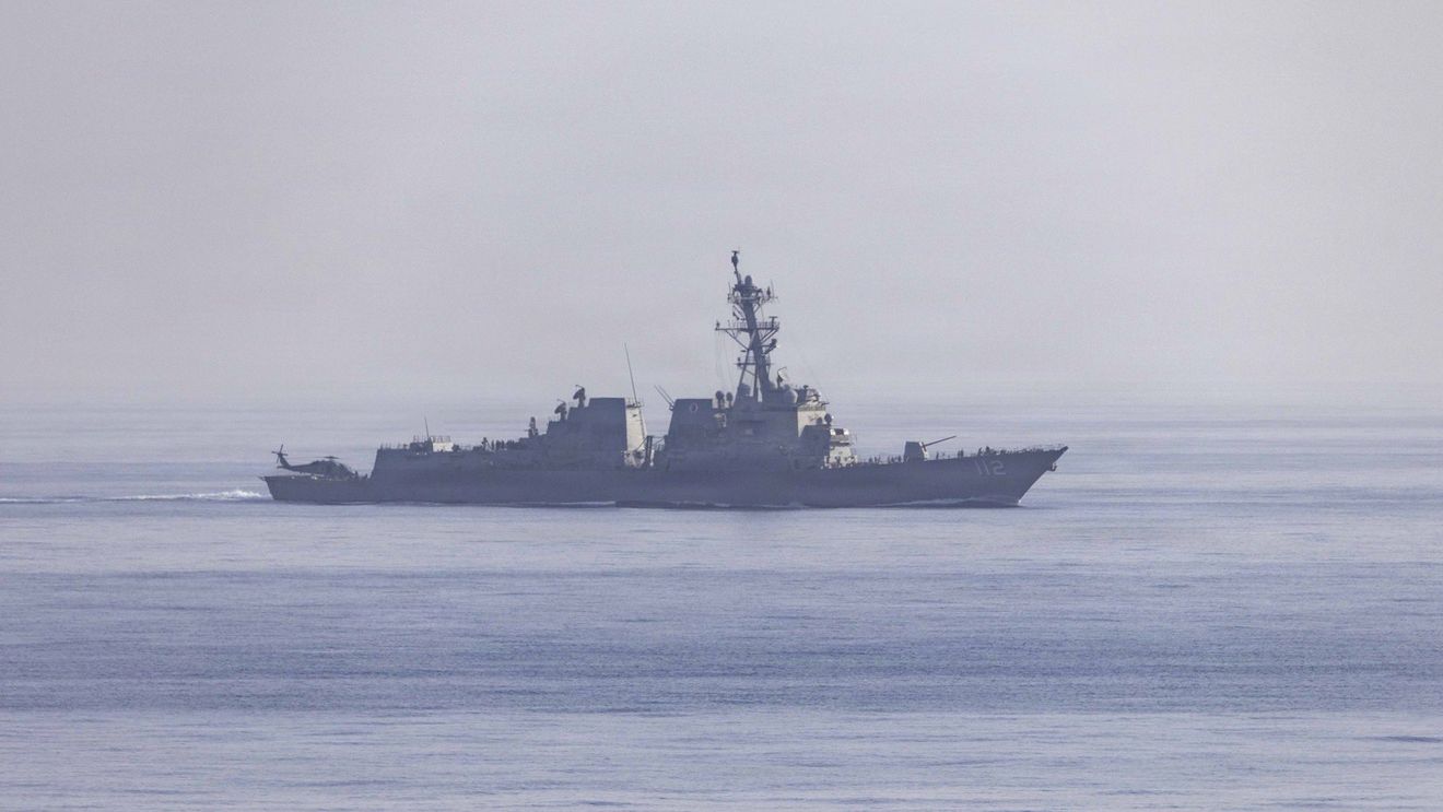 Marina SUA a confiscat o navă de marfă iraniană care încerca să ocolească blocada navală / Trump: Le-a făcut o gaură în sala motoarelor / Iranul promite răzbunare