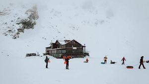 Zăpadă de 22 de centimetri la Bâlea Lac, în Munţii Făgăraş