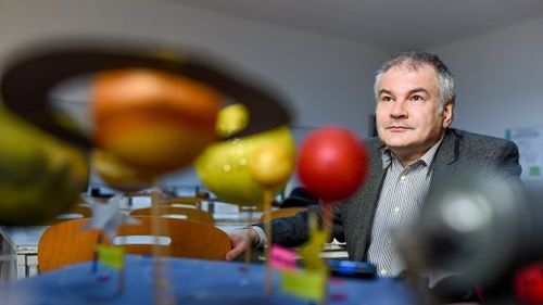 Profesorul de fizică martor la schimbarea facultăților ‘la modă’: Jumătate din clasa la care este diriginte vrea să lucreze în IT