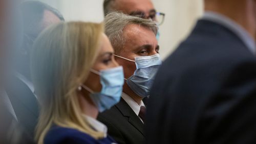 Gabriela Firea a vorbit cu ministrul de Interne, pentru implementarea cât mai urgentă a proiectului brăţării electronice pentru agresori: Nu este o stare de normalitate să suporţi violenţe/ 33 de femei şi-au pierdut viaţa în urma violenţei în familie, anul acesta