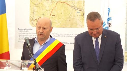 Elogiile primarului din Vatra Dornei la adresa premierului Ciucă: „Soarele a venit cu domnul premier. Aici e acceptat, iubit și primit cu ospitalitate”