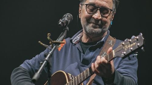 "Ne-a reamintit că toți putem deveni liberi”: Iuri Șevciuk, o legendă a muzicii rock din Rusia, i-a dedicat o melodie lui Alexei Navalnîi
