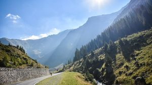 Transfăgărăşanul se închide sâmbătă între Vidraru şi Bâlea Lac pentru cel mai dificil triatlon din România / La Bâlea Lac se va putea urca doar dinspre Sibiu