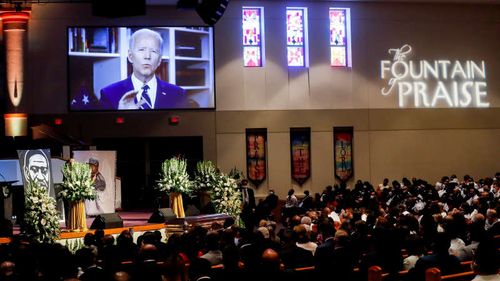 Joe Biden, la funeraliile lui George Floyd: Ora justiției rasiale a venit/ Primăria New York va redenumi cinci străzi ”Black Lives Matter”