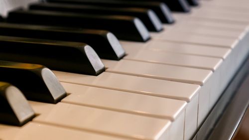 Un pianist din Oradea a urcat pe Everest pentru Cartea Recordurilor: A cântat la pian la cea mai mare înălțime, peste 5300 de metri
