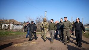 Zelenski s-a deplasat în regiunea sudică Herson, unde a vizitat infrastructura locală: „Vom reconstrui totul”