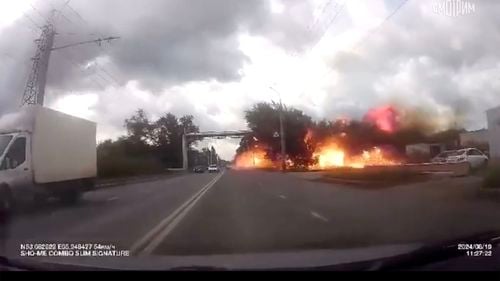 O uzină petrochimică din regiunea rusă Başkortostan a fost avariată într-un atac ucrainean cu drone. Obiectivul se află la 1.500 de km de graniţa ucraineană