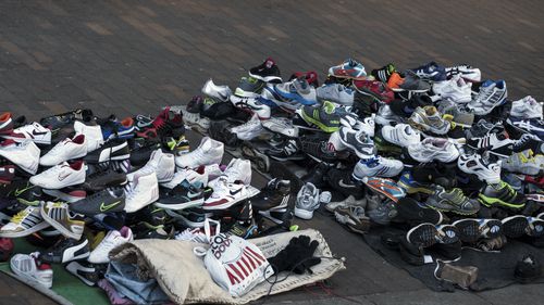 De la Chanel la șosete Adidas: cum a devenit Vietnamul epicentrul contrafacerilor