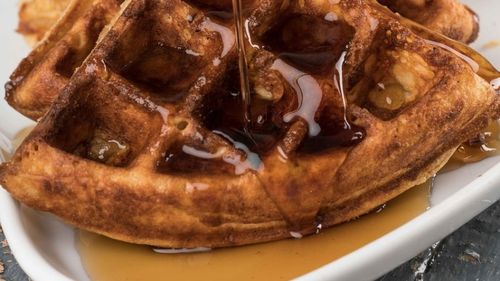 Rezerva de sirop de arțar a Canadei atinge cel mai scăzut nivel din ultimii 16 ani / De vină sunt schimbările climatice, care au adus tot mai ridicate toamna