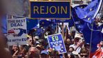 La zece ani de la referendumul din Regatul Unit pentru Brexit, sute de persoane au mărșăluit la Londra pentru revenirea Regatului Unit în Uniunea Europeană