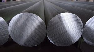 Oţelul şi aluminiul din Canada şi Mexic urmează  să fie taxate cu 50%, anunţă Casa Albă