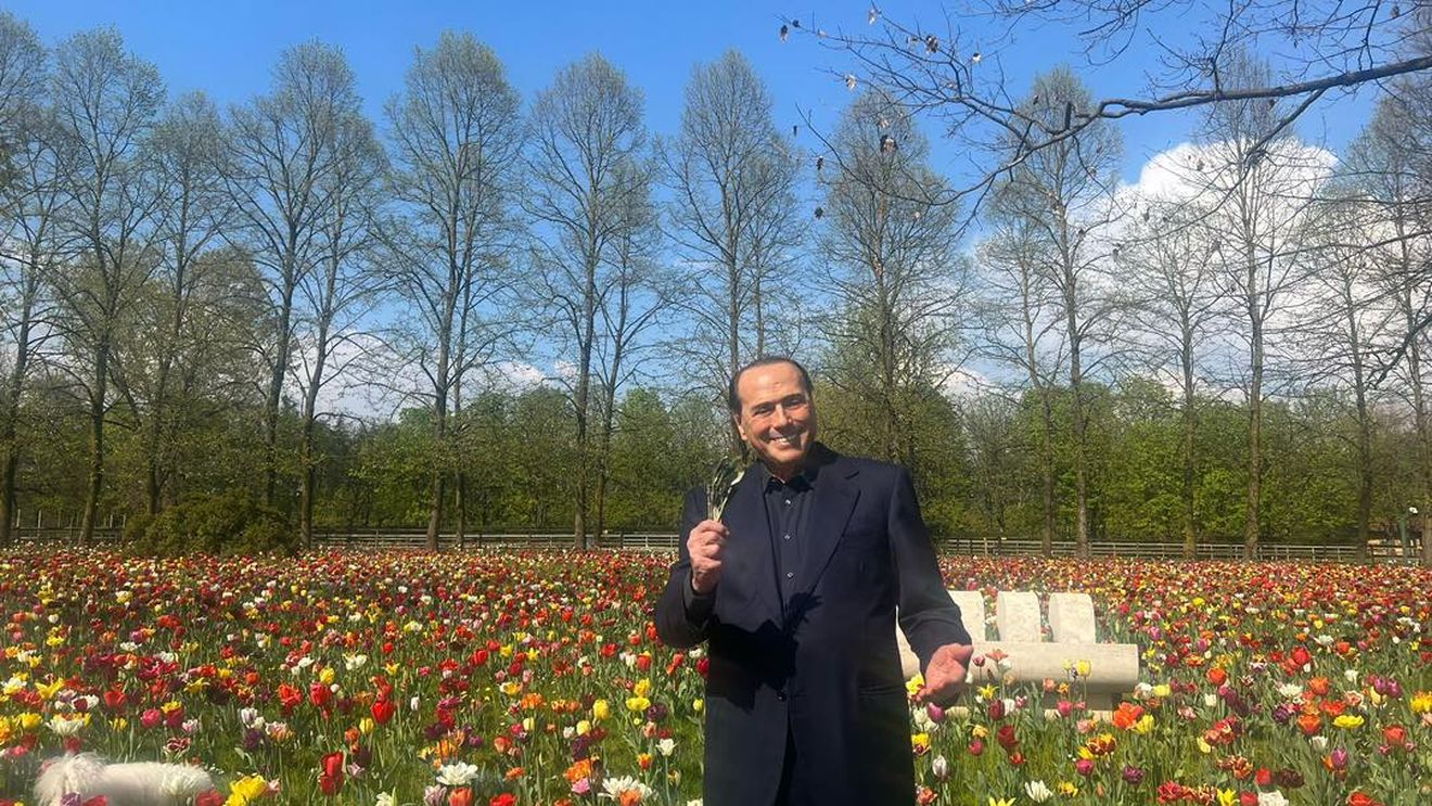Fostul premier italian, Silvio Berlusconi, va rămâne în spital câteva zile, pentru probleme cardiovasculare şi respiratorii / Doctorul lui va face un anunţ oficial joi, scrie presa italiană
