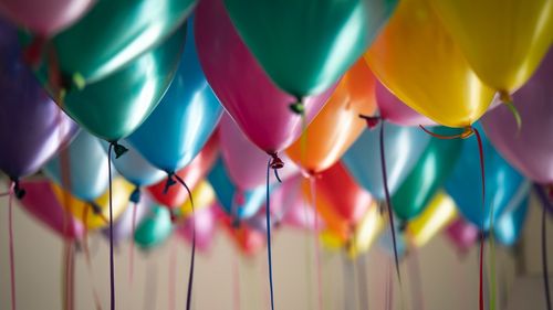 Peste 2 milioane de români îşi sărbătoresc onomastica de Sfântul Ion/ Se sărbătoresc și Jean, Jana, Nela, Onuța sau Ivan