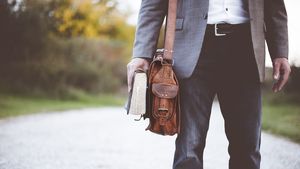 Criză de personal didactic în Statele Unite ale Americii: un district școlar din Florida scurtează cu o zi săptămâna de școală, iar autoritățile din statul Arizona le permit studenților să predea copiilor