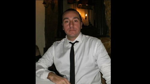 Serviciile de informații din Serbia au bătut un angajat al aeroportului din Belgrad pentru o postare pe Twitter critică la adresa președintelui Vučić