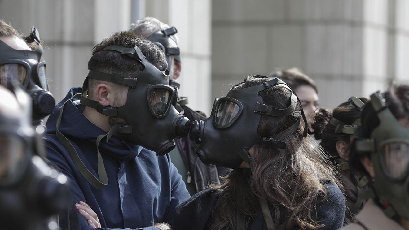 "Vrem să ştim ce respirăm". Protest al comunităţii Declic în faţa Ministerului Mediului