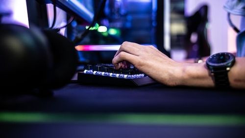 Arabia Saudită investește 38 de miliarde de dolari pentru a deveni cel mai important centru de gaming/ Cel mai mare eveniment de gaming din lume are loc la Riad, cu premiul cel mare de 45.000.000 de dolari