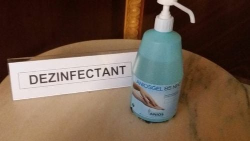 ERATĂ Informația, potrivit căreia un camion cu dezinfectant necesar pentru două spitale, din Lugoj și Hunedoara a fost prădat de hoți, infirmată de Poliția Română