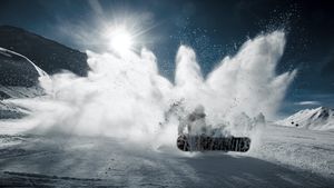 Eco friendly vs. turism: Un oraș din Italia cunoscut pentru pârtiile de schi vrea să revină la gloria de odinioară cu zăpadă artificială/ De ce se opun ecologiștii