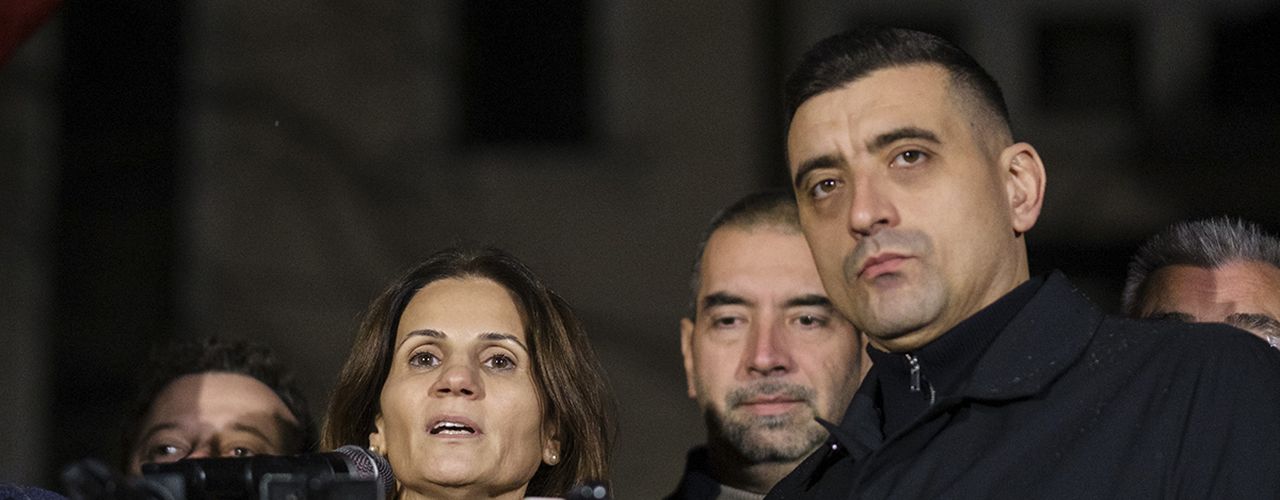 S-a rupt lanțul de iubire dintre George Simion și Anca Alexandrescu / Motivul – AUR n-a votat guvernul Veștea / S-au supărat și fanii moderatoarei: „Doamna Anca e suveranistă până la PSD”/ „Eu vă zic marș”, le-a transmis ea