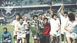 Președintele Nicușor Dan i-a decorat pe Anghel Iordănescu și componenții echipei Steaua care a câștigat în 1986 Cupa Campionilor Europeni, la Sevilla