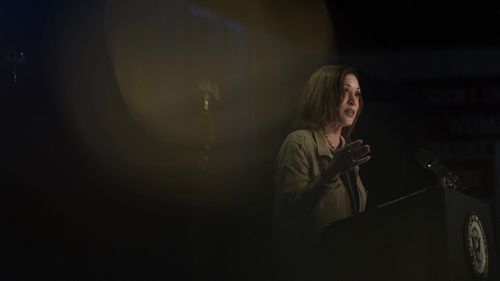 Cine e Kamala Harris, vicepreședinta americană și prima femeie de culoare care aspiră la funcția supremă din SUA