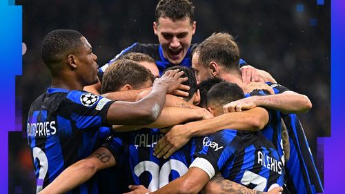 Istvan Kovacs arbitrează meciul Inter Milano - Atletico Madrid, din turul optimilor Ligii Campionilor