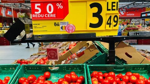 Guvernul prelungește cu două luni plafonarea adaosurilor comerciale la alimente de bază. Ciolacu spune că Executivul vrea să găsească un mecanism predictibil pe termen lung pentru a menține prețurile "sub control"