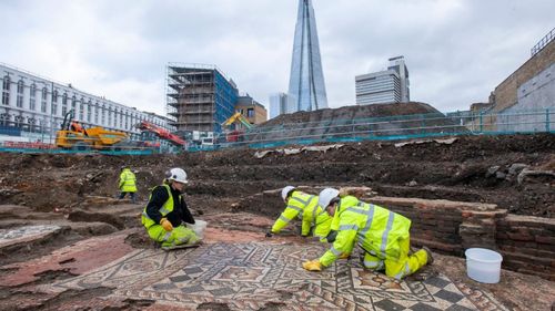 Un impozant mozaic roman, descoperit în centrul Londrei: „Este genul de comoară pe care nu o găseşti decât o dată în viaţă la Londra”