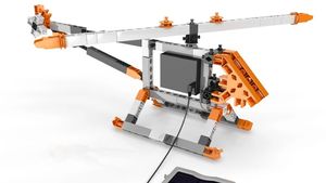 Învață fizica prin jocuri educative STEM: cum funcționează aeronavele, energia solară și dinamica fluidelor (Parteneriat)