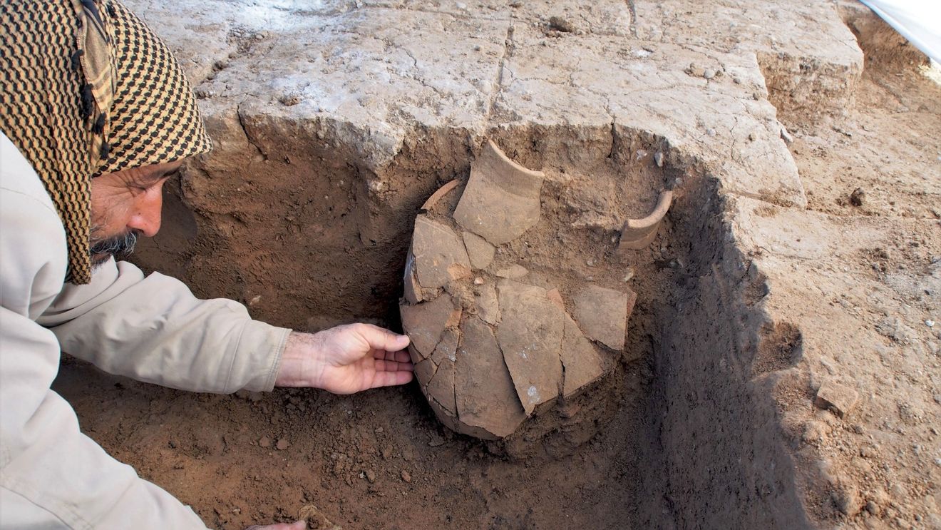 Un vas decorativ din bronz, de provenienţă romană, vechi de 1.900 de ani, descoperit în Spania