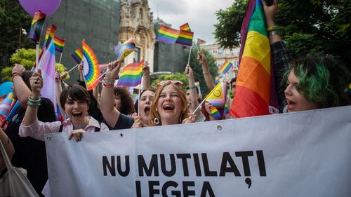 Asociația MozaiQ: Nu transformați România într-o nouă Ungarie! Cerem clasei politice din România să se îndepărteze pe cât posibil de ideologiile antidemocratice propagate de Orban, Putin și de mașinăria de propagandă putinistă