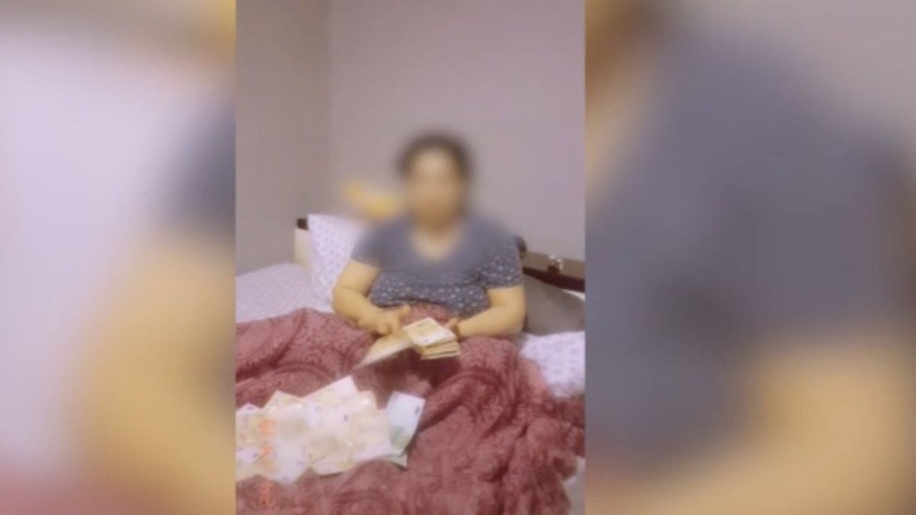 VIDEO Bani, manele și Tik Tok / O româncă se laudă cu banii furați de la statul italian / 16 persoane au fost arestate joi pentru o fraudă de 15 milioane de euro