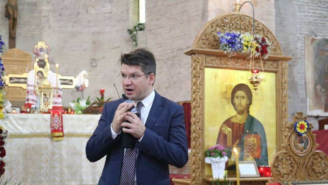 Doi liberali se jignesc pe Facebook din cauza Referendumului pentru familia tradițională