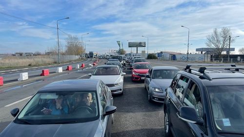 Coloane de mașini pe DN1, DN7 și pe Autostrada A1 / Trafic intens și pe Autostrada A2