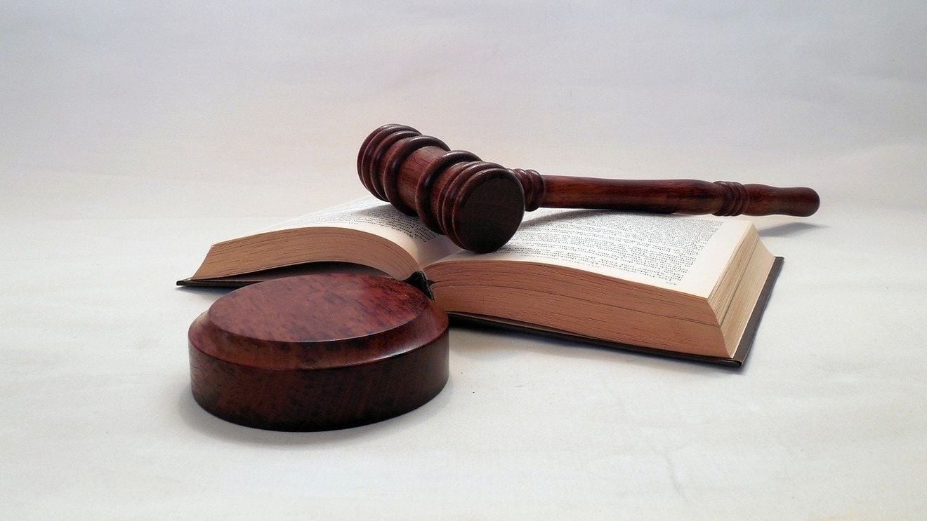 Curtea Supremă a obligat Guvernul Sloveniei să plătească datoria față de agenția națională de presă. Guvernul a întrerupt plățile pentru că jurnaliștii erau prea critici