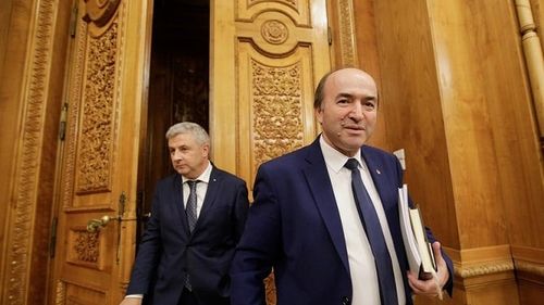 Controversă între Guvern și Parlament: Tudorel Toader dă vina pe Florin Iordache că nu a cerut opinia Comisiei de la Veneția pe legile justiției