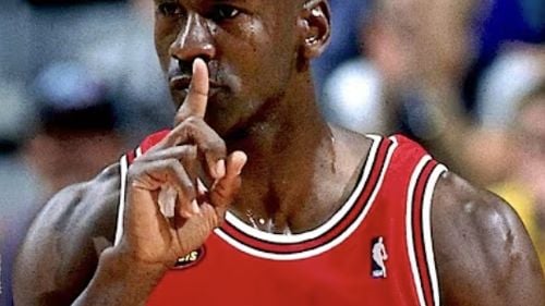 Un cartonaş cu Michael Jordan şi Kobe Bryant, vândut la licitaţie pentru suma record de 12,9 milioane de dolari / E al doilea ca valoare în topul obiectelor sportive de colecţie