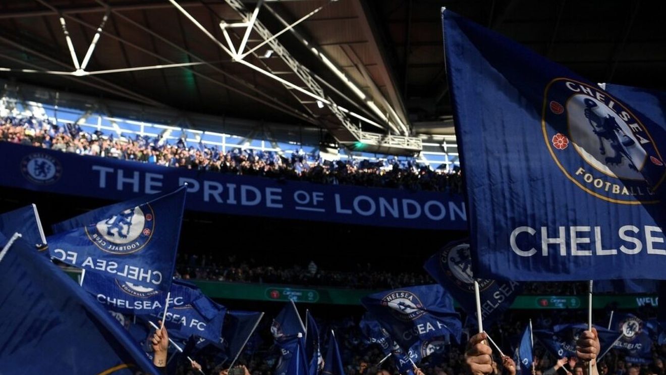 Cel mai bogat elvețian vrea să cumpere clubul de fotbal Chelsea. Miliardarul Hansjörg Wyss: ”Oligarhul rus Roman Abramovici e panicat, ieri am primit oferta de a cumpăra clubul, dar cere prea mult” 