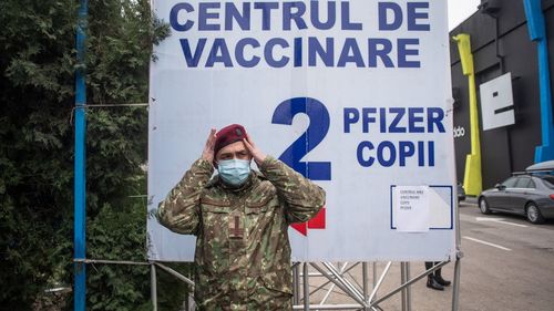 Comitetul pentru vaccinarea COVID condus de colonelul Gheorghiță a raportat „misiune îndeplinită” / Rezultate: doar 41% din populație vaccinată, peste 19.000 de persoane cu reacții adverse, aproape 2 milioane de doze pierdute și 7 milioane rămase în stoc / Buget zero pentru informarea populației
