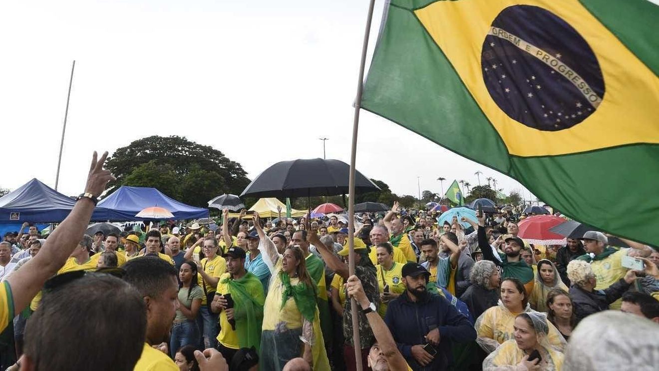 Mii de brazilieni au ieșit în stradă pentru a susține un proiect de lege de reducere a timpului de muncă / ”Ar însemna o zi în plus de repaus pe săptămână”