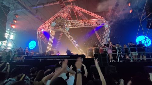 Organizatorii festivalului Saga susțin că au plătit toți cântăreții / DJ Hardwell acuzase că nu și-a primit banii și a plecat de pe scenă în timpul prestației