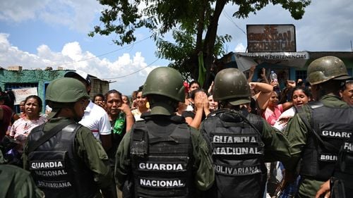 Forțele de securitate venezuelene au înconjurat ambasada Argentinei, unde s-au refugiat mai mulți membri ai opoziției