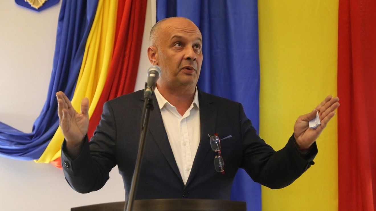 Fostul deputat sucevean Ştefan Alexandru Băişanu, membru PPU, a fost reținut de polițiști, într-un dosar în care este acuzat de șantaj
