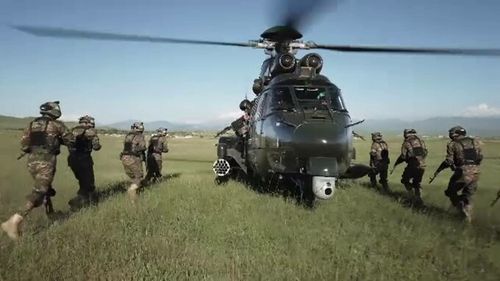 România, parteneriat cu Airbus pentru a intra pe piața elicopterelor militare: „Aici e și producția, și mentenanța”