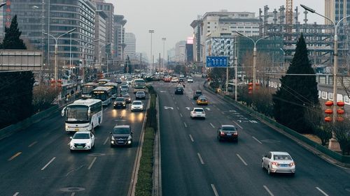 Constructorii auto chinezi mizează pe Africa, în contextul restricțiilor din SUA și UE