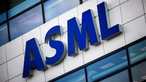 CEO-ul ASML avertizează Bruxellesul că politicile sale îndepărtează companiile AI de UE
