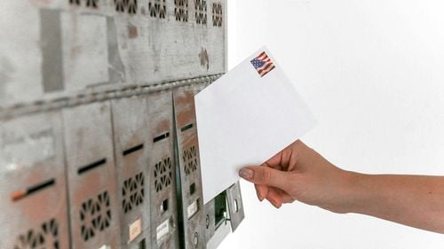 Votul anticipat în SUA: Democrații sunt in avantaj, dar republicanii votează masiv în statele cheie