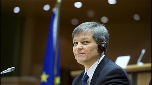 Liderul PLUS, Dacian Cioloș: Are Guvernul României un plan de măsuri concrete pentru a ajuta economia dacă va fi afectată de coronavirus? Mai multe state membre lucrează la facilități pentru IMM-uri, fonduri de garantare și asigurare, credite de urgență